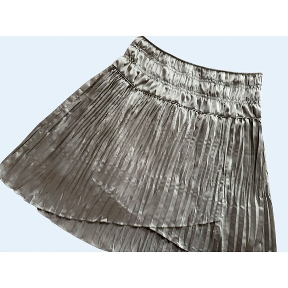 SUNDANCE Metallic Silver Pleated Hi Lo Skirt Size 8 - Picture 4 of 8